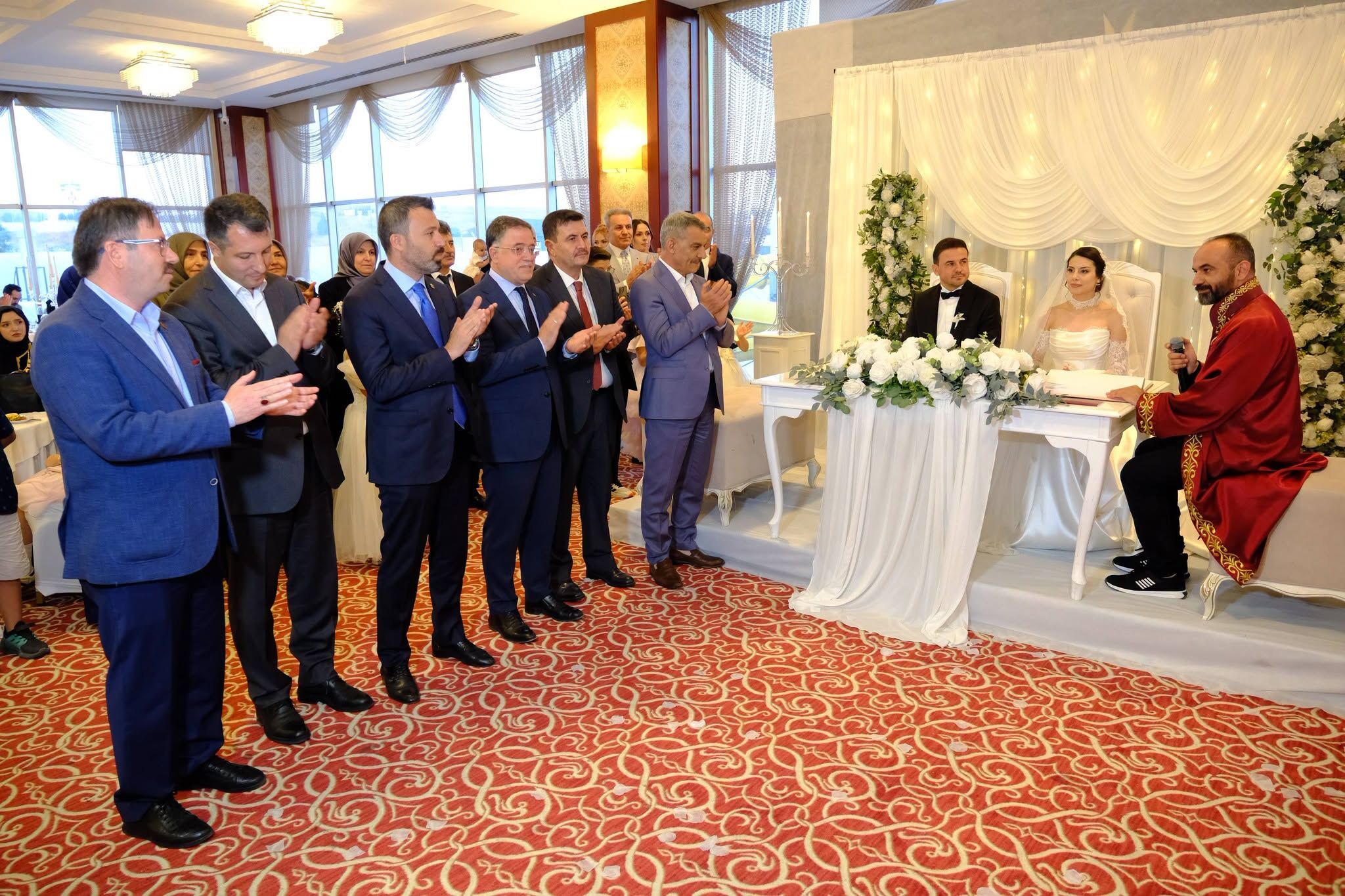 Protokol, Sungur Ailesinin Mutlu Gününe Ortak Oldu (2)