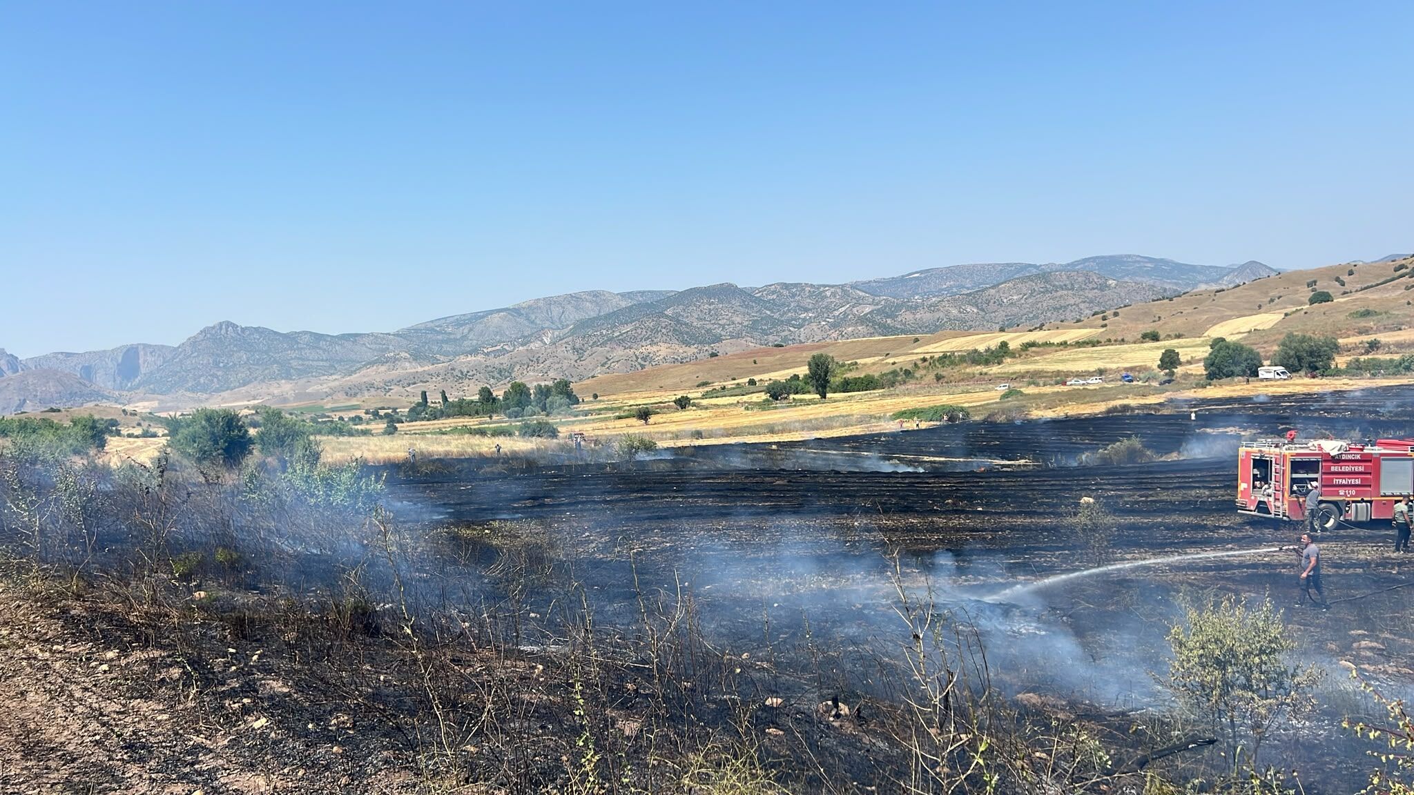 Anız Yangını Söndürüldü (2)