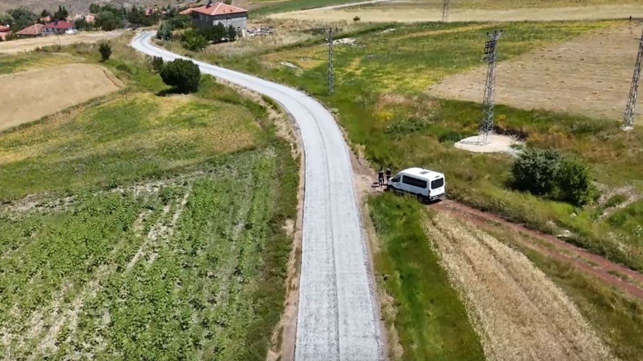 Yozgat'ta Bir Grup Köy Yolu Daha Modern Ulaşıma Kavuştu (2)