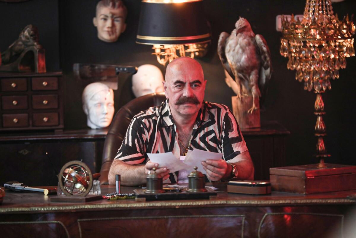 Ezel Akay (2)