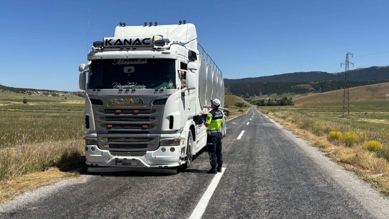 Yozgat'ta Yük Taşımacılığı Denetimi 6 Sürücüye 21 Bin 315 Lira Ceza (4)