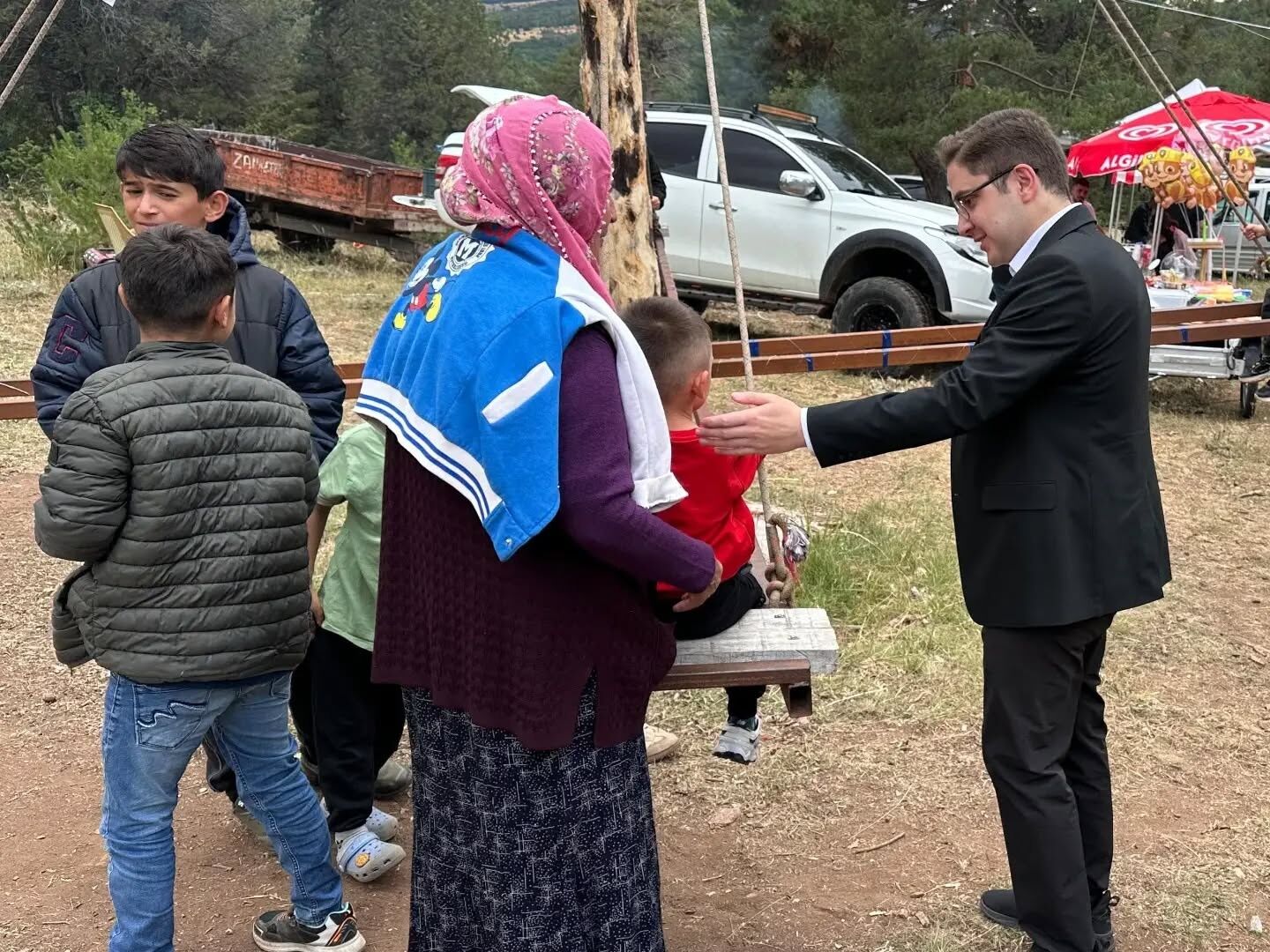 Kaymakam Bostancı, Avşaralan Köyü Şenliği'nde Vatandaşlarla Buluştu (2)