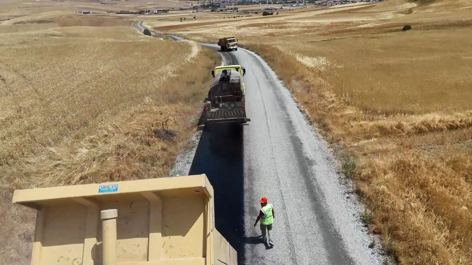 3 Kilometrelik Yol Yenilendi4