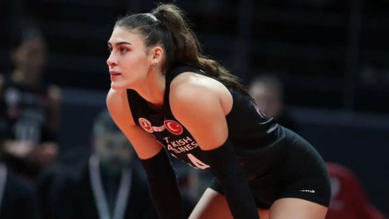 Karmen Aksoy Kimdir Filenin Sultanları'nın Genç Yıldızı Kaç Yaşında, Hangi Takımda Oynuyor, Neden Sakatlandı (3)