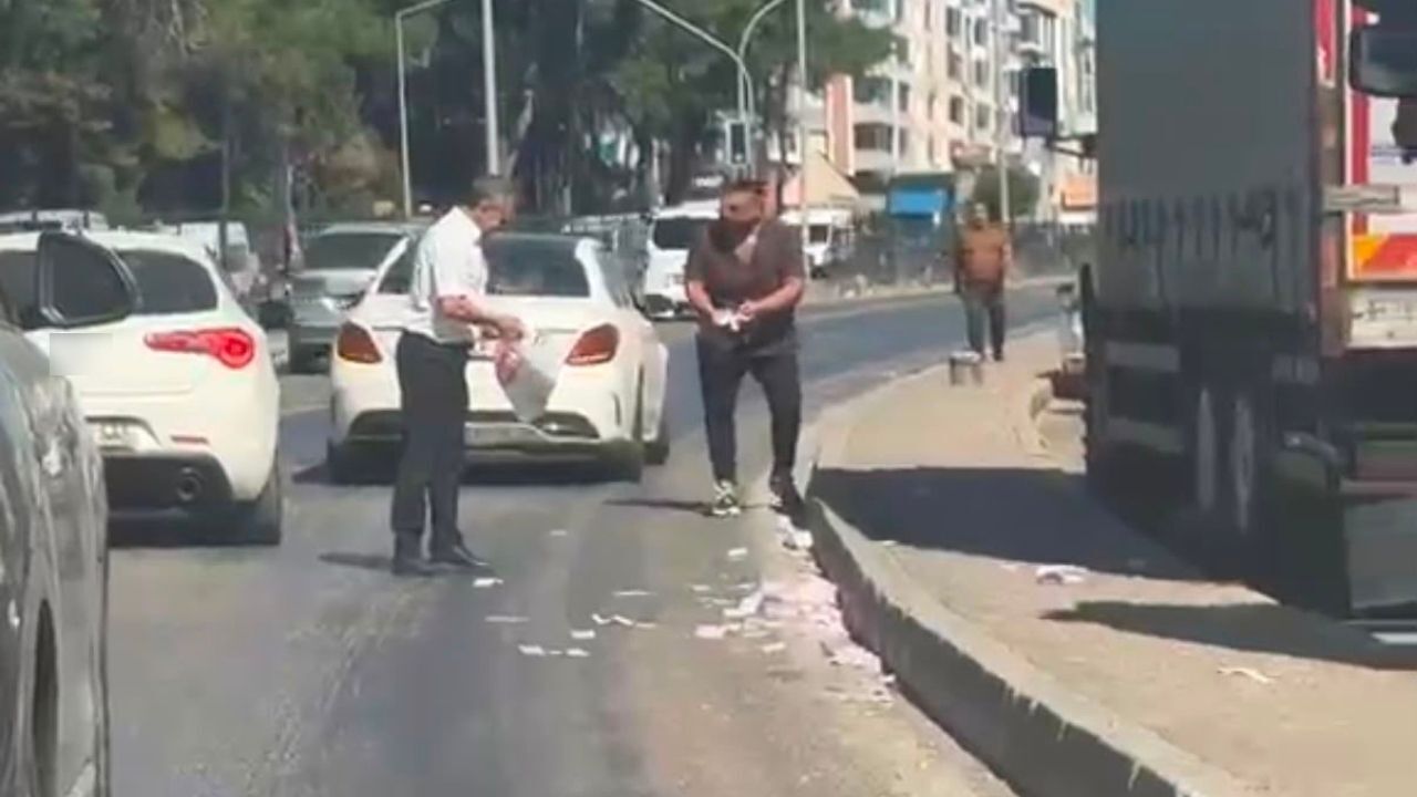 Paralar Yola Saçıldı (2)