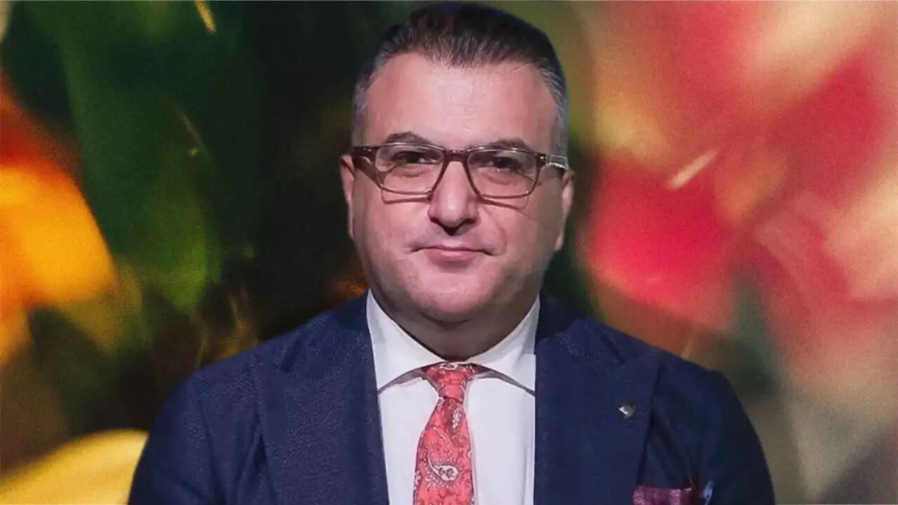 Cem Küçük (2)