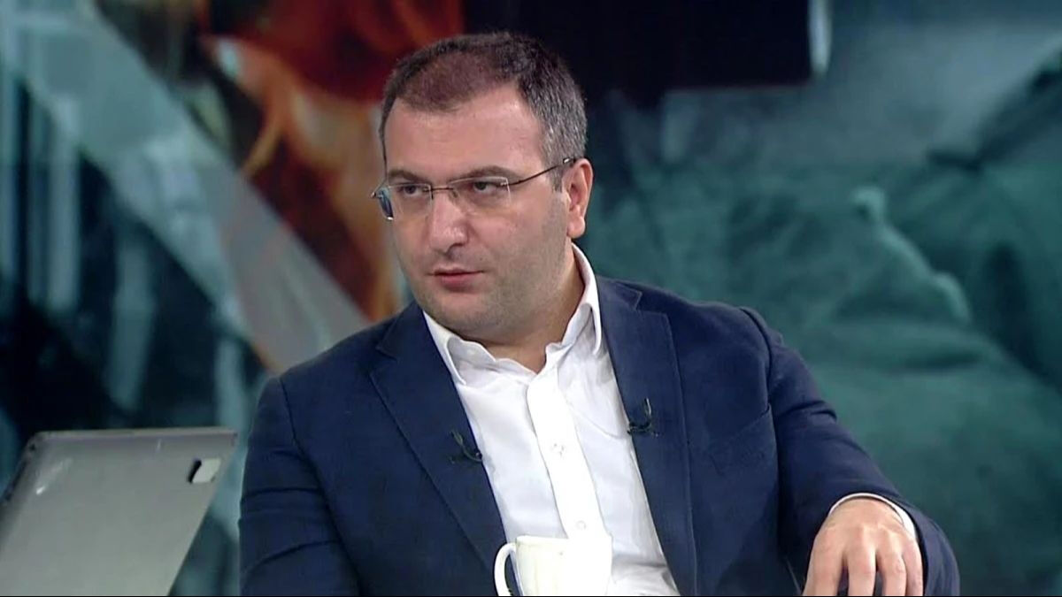Cem Küçük (3)