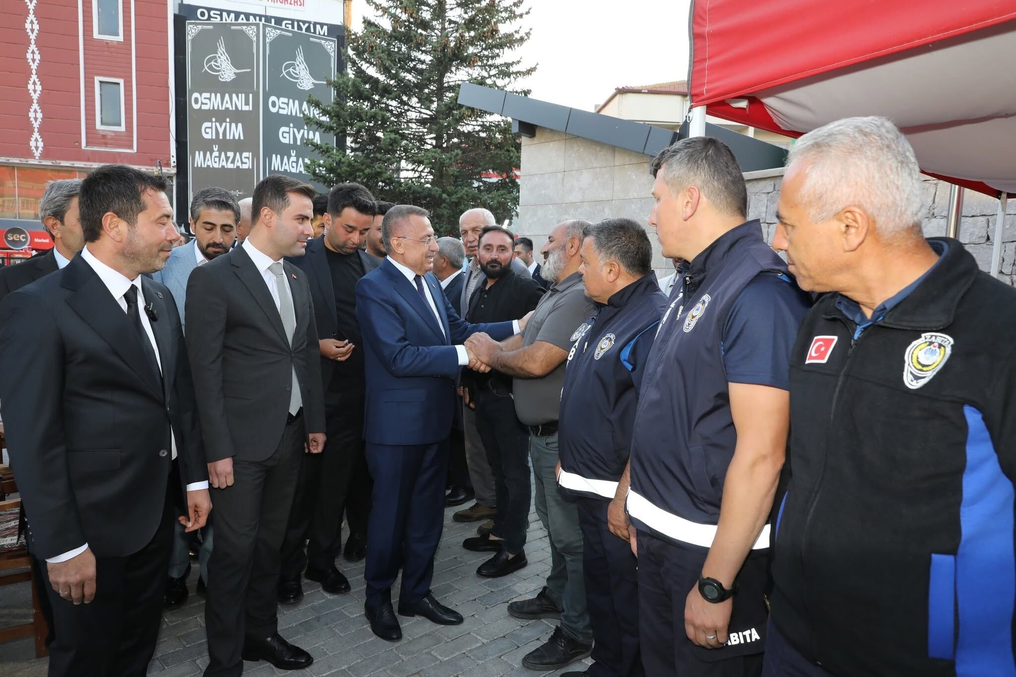 Fuat Oktay, Sarıkaya'da Vatandaşlarla Bir Araya Geldi (1)