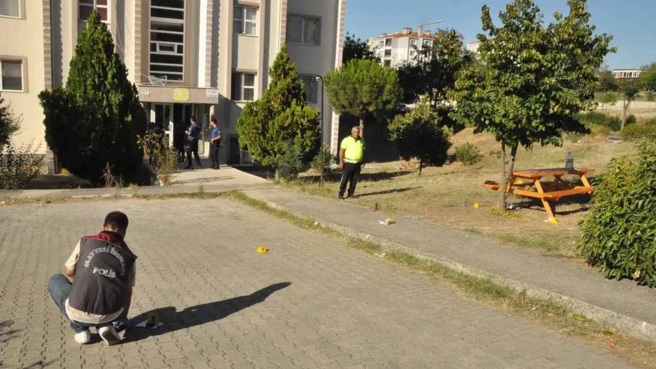 Komşu kavgası kanla bitti! Emekli polis 3 kişiyi vurdu
