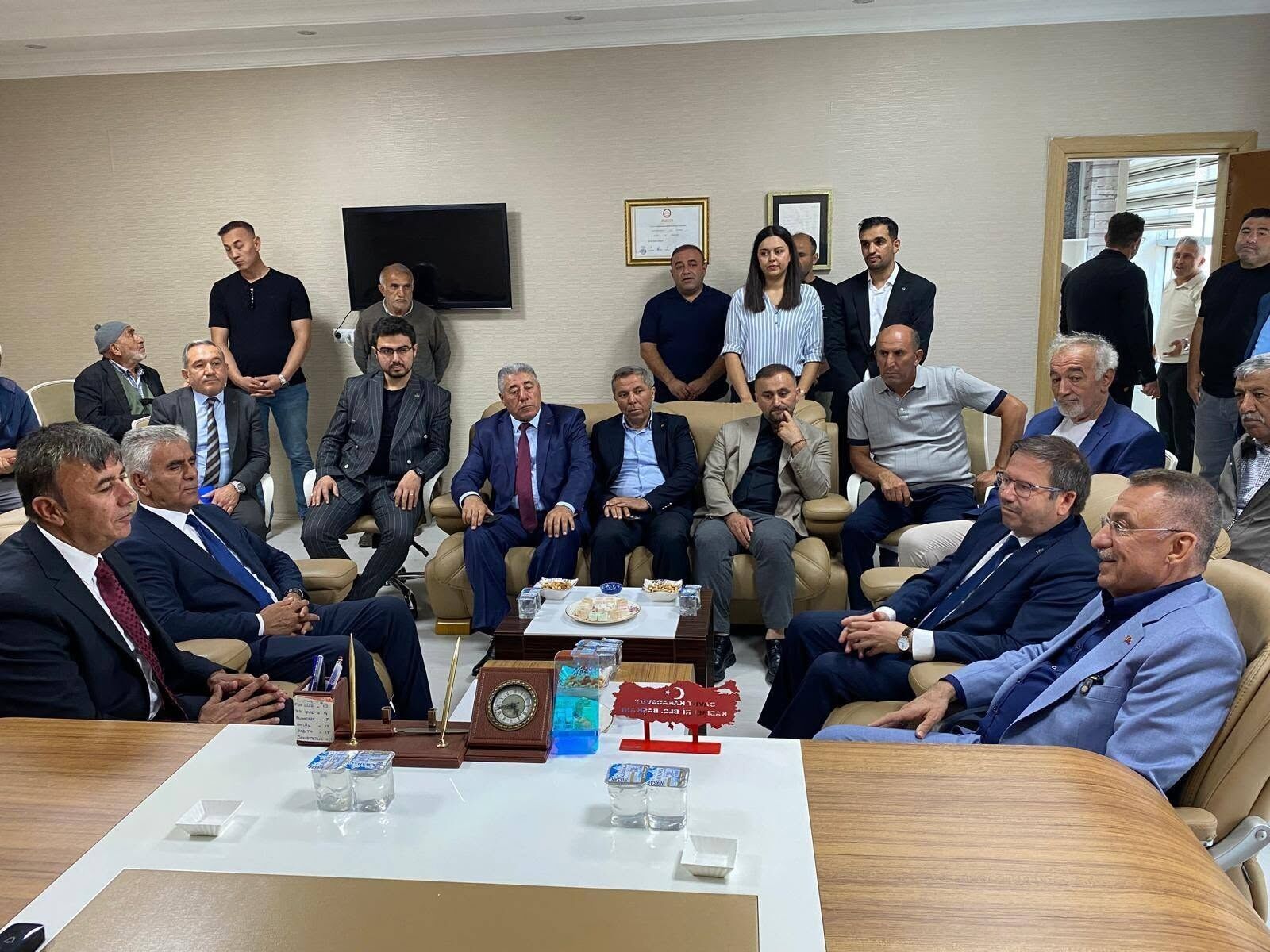 Fuat Oktay Ve Ak Parti Heyeti Kadışehri Belediyesini Ziyaret Etti (2)