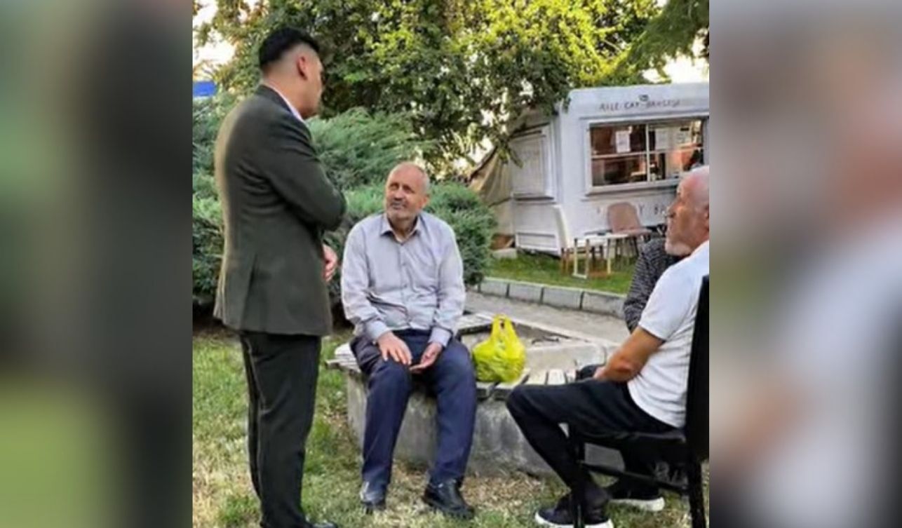 Ak Gençlik'ten Yozgat Parkı'nda Vatandaşlarla Buluşma (1)