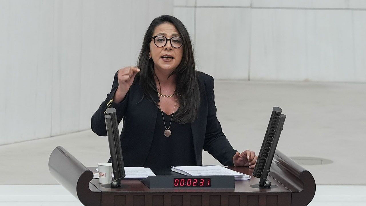 Sera Kadıgil (2)