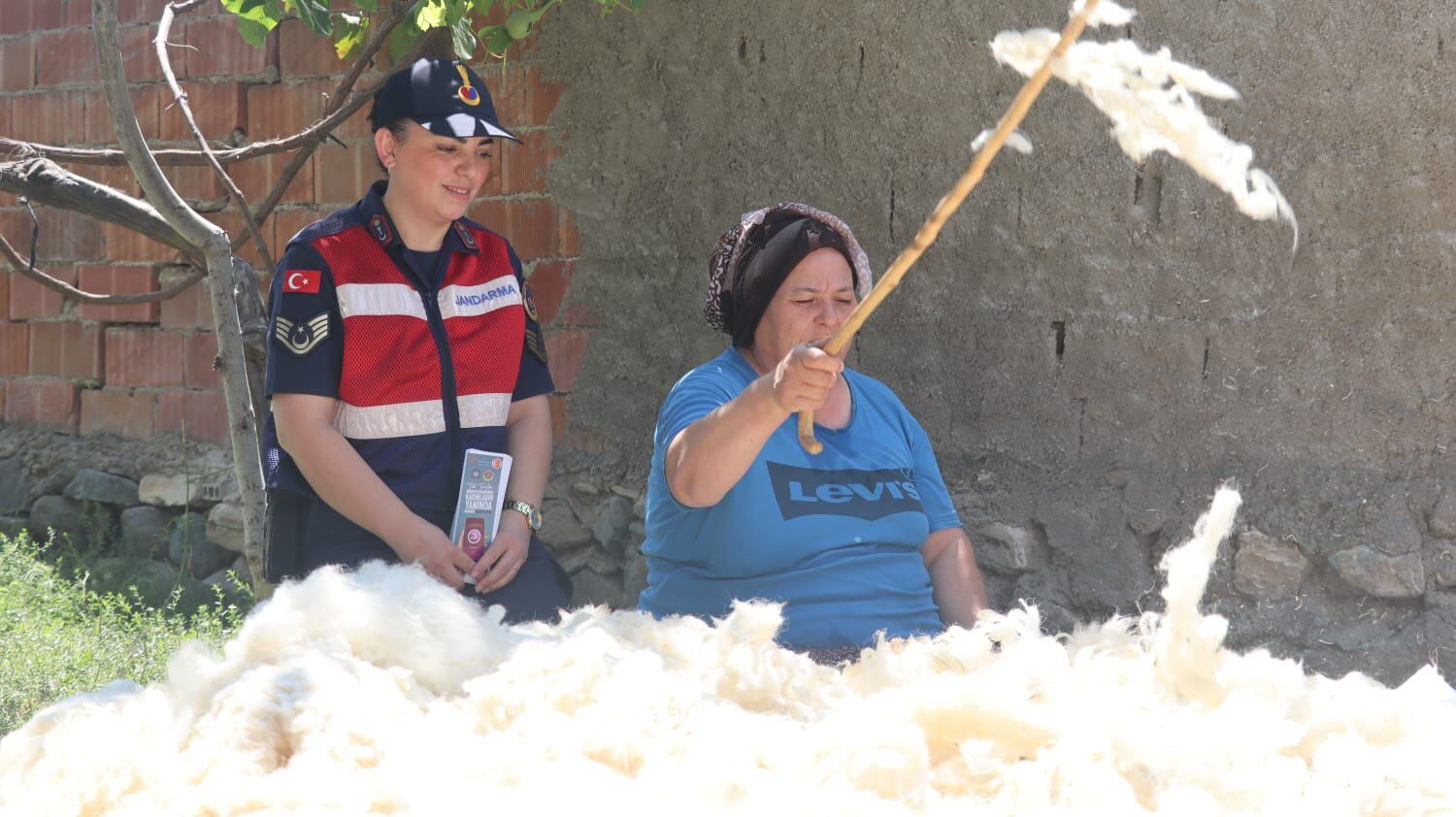 Kadınlara Kades Anlatıldı3
