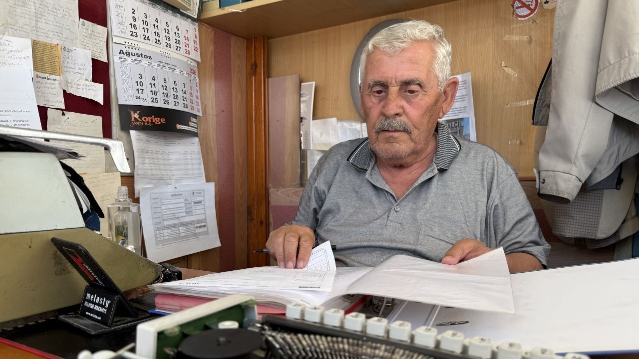 Daktiloyla 22 Yıldır Arzuhalcilik Yapıyor (1)