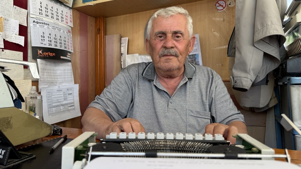 Daktiloyla 22 Yıldır Arzuhalcilik Yapıyor (4)