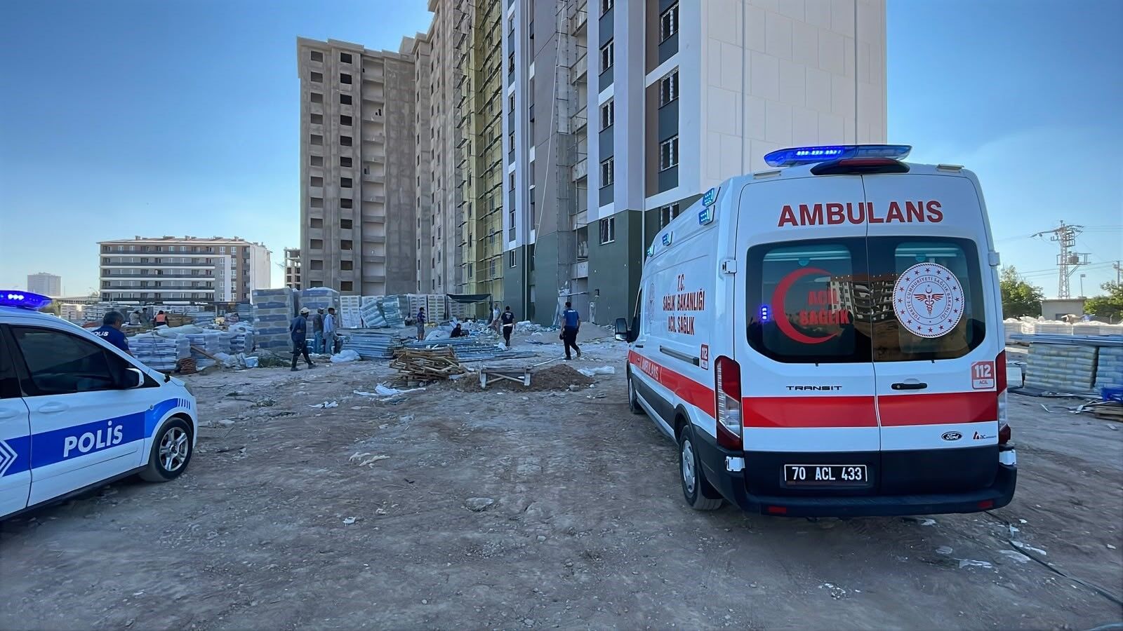 12’Nci Kattan Düşen Inşaat Işçisi Hayatını Kaybetti (1)