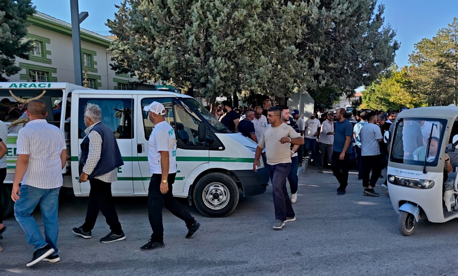 Elektrik Akımına Kapılarak Hayatını Kaybeden Genç Toprağa Verildi (1)