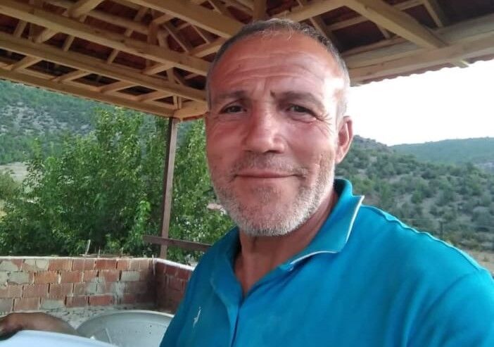 Kontrolden Çıkan Traktör Devrildi Sürücü Altında Kaldı (2)
