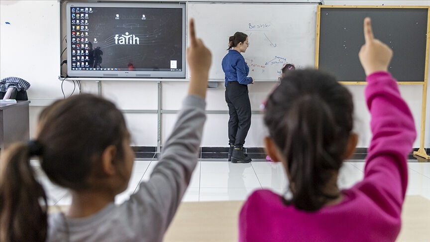MEB’den öğretmen alımı: Başvuru tarihleri ve branşlar belli oldu