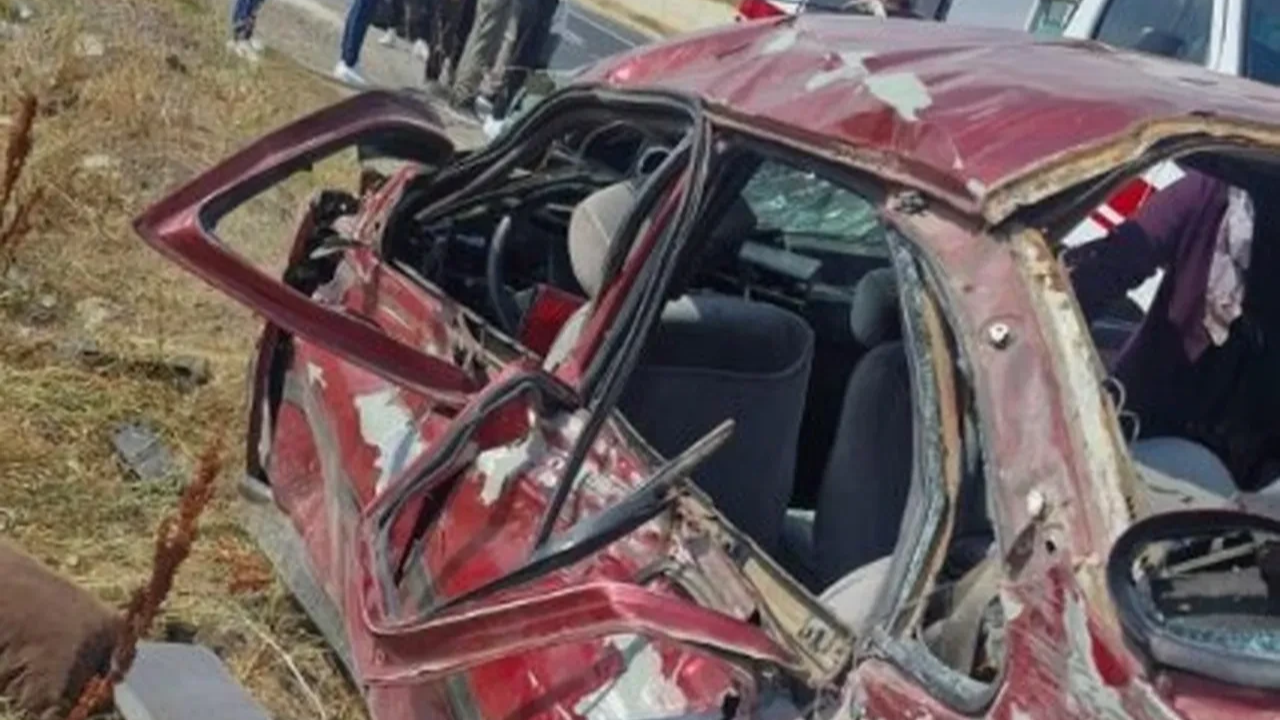Düğün Konvoyunda Feci Kaza 2 Kişi Hayatını Kaybetti, 4 Yaralı (1)