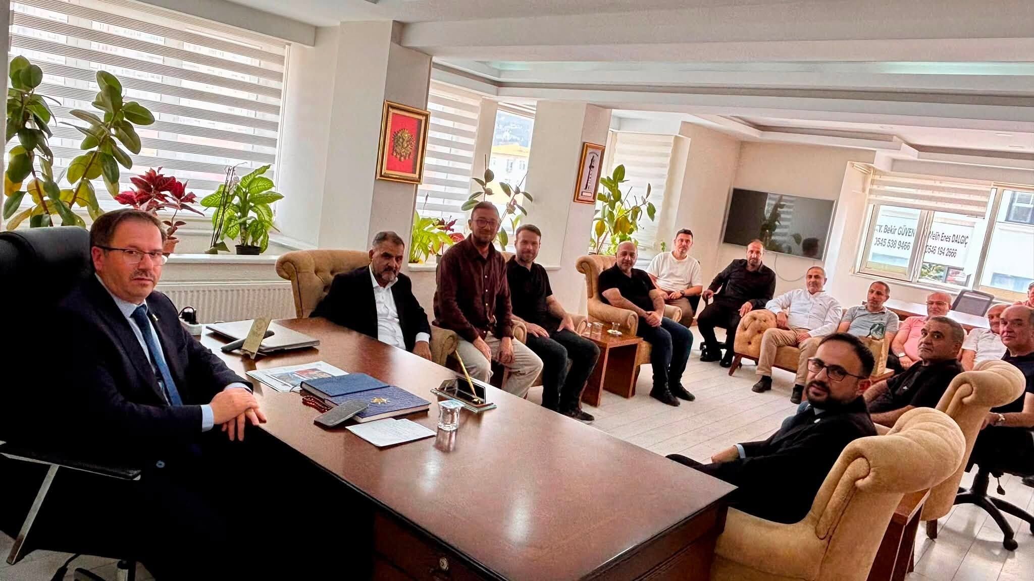 Memur Sen Heyetinden Ak Parti Yozgat Teşkilatına 25. Yıl Ziyareti (2)