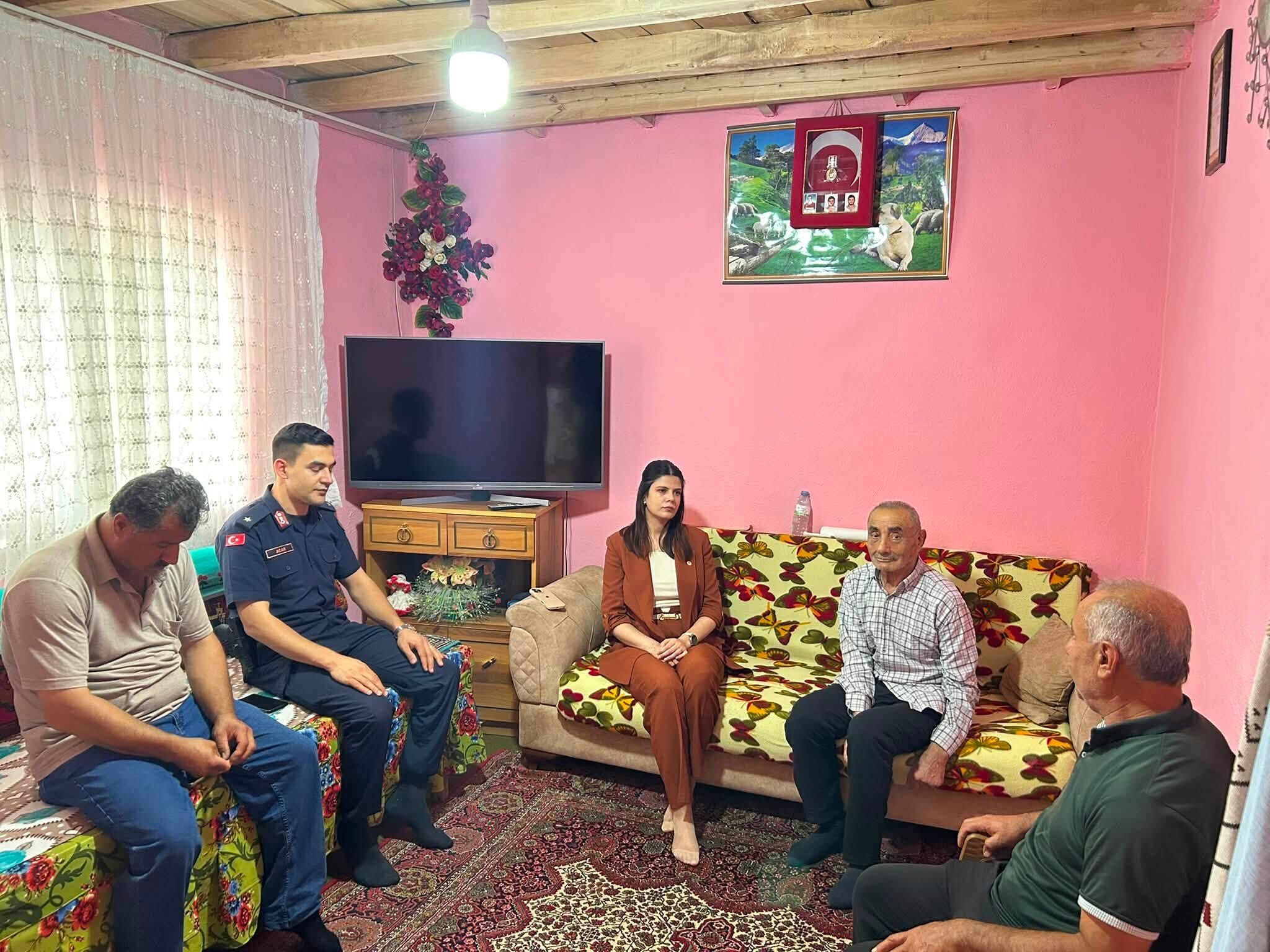 Aydıncık Kaymakamı Büyükuçar’dan Kıbrıs Gazisi Aygül’e Ziyaret (2)