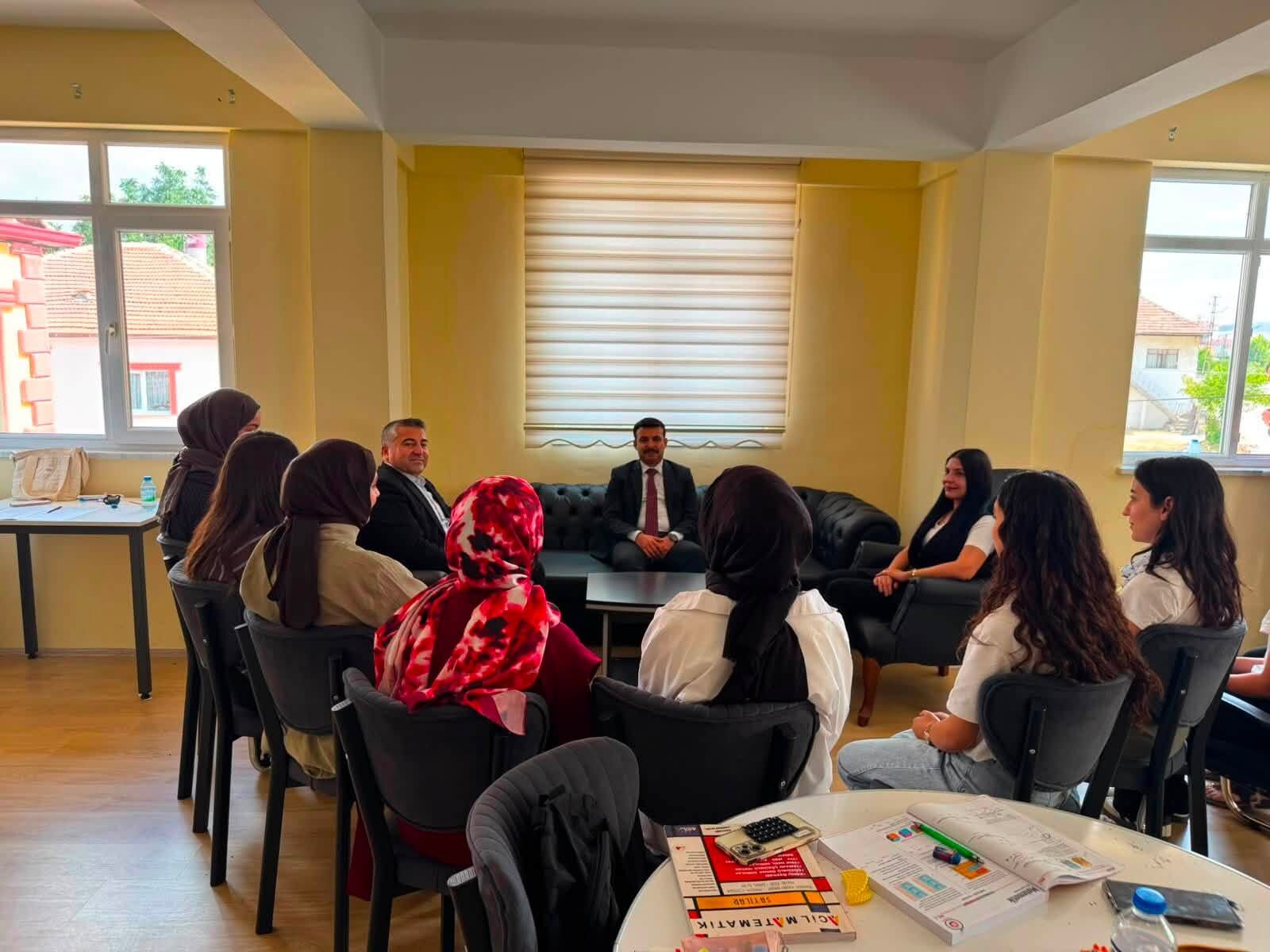 Öğrencilere Aydın’dan Destek