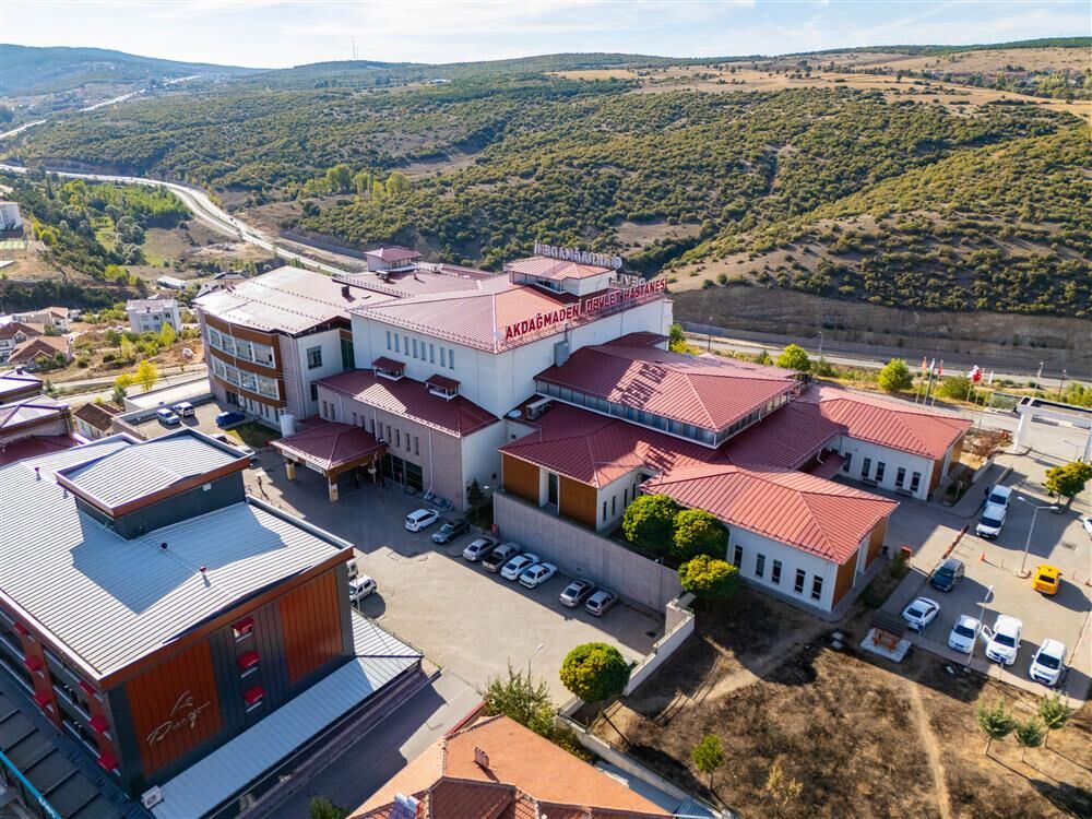 Akdağmadeni Şehit Sinan Babacan Devlet Hastanesi 1