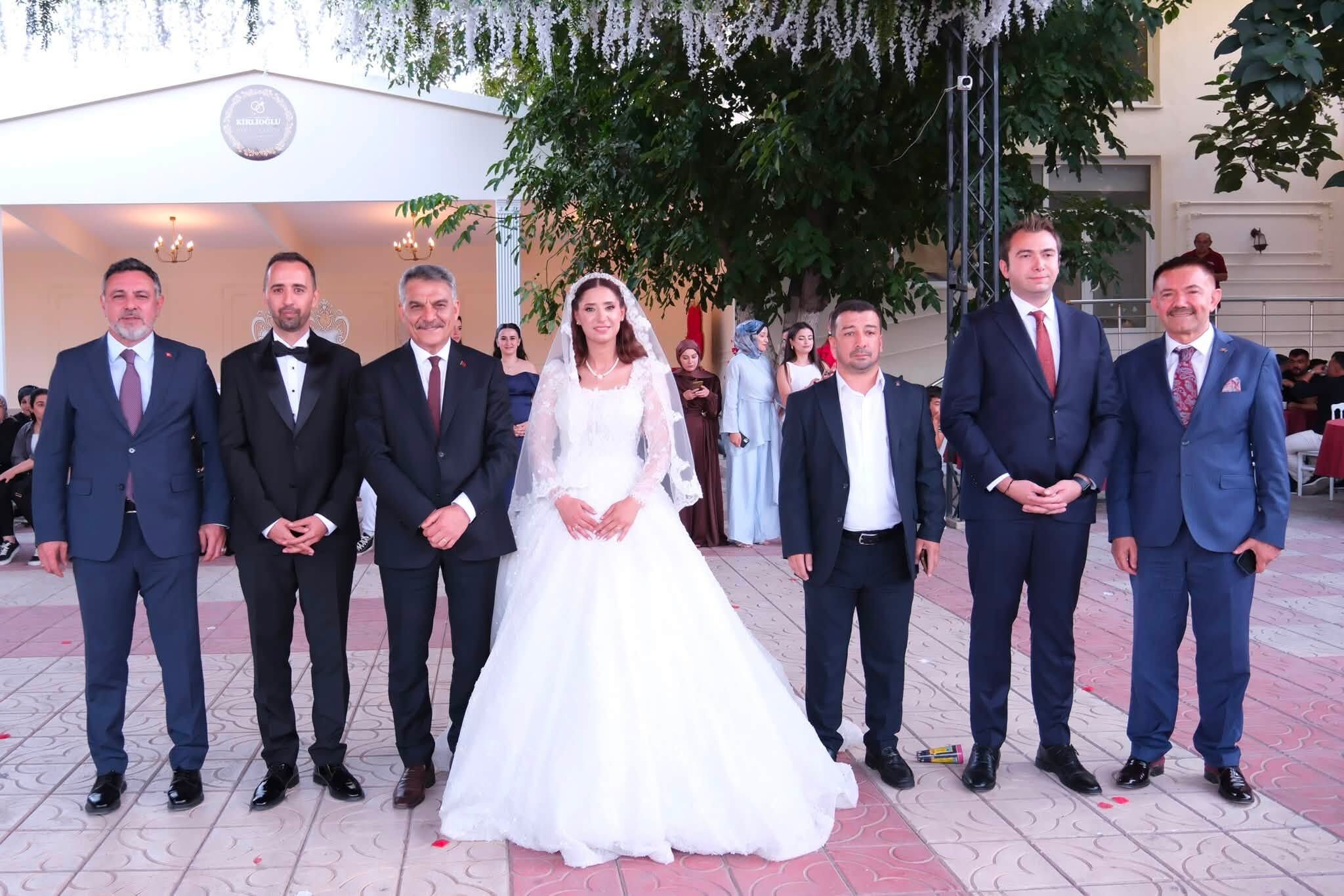 Yozgat Valisi Özkan, Genç Çiftin Düğün Törenine Katıldı (2)