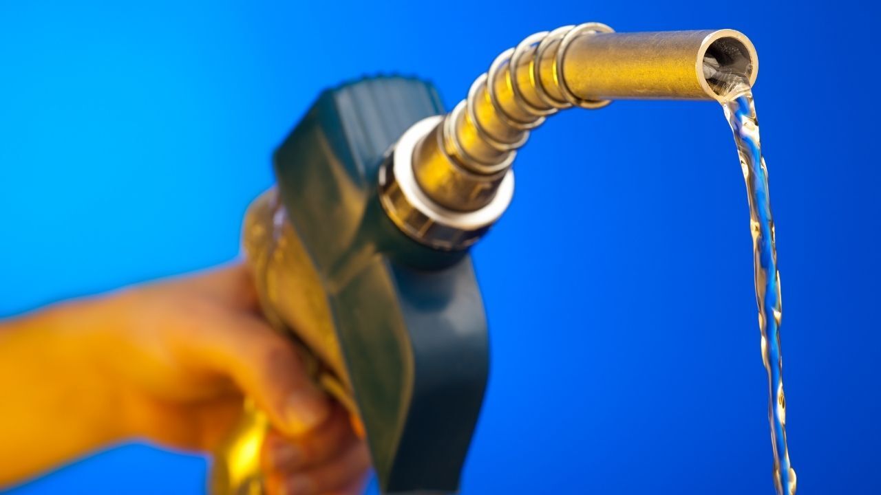 Akaryakıtta Gece Yarısı Tabelalar Değişiyor Benzine 2 Lira 74 Kuruşluk Artış! (1)