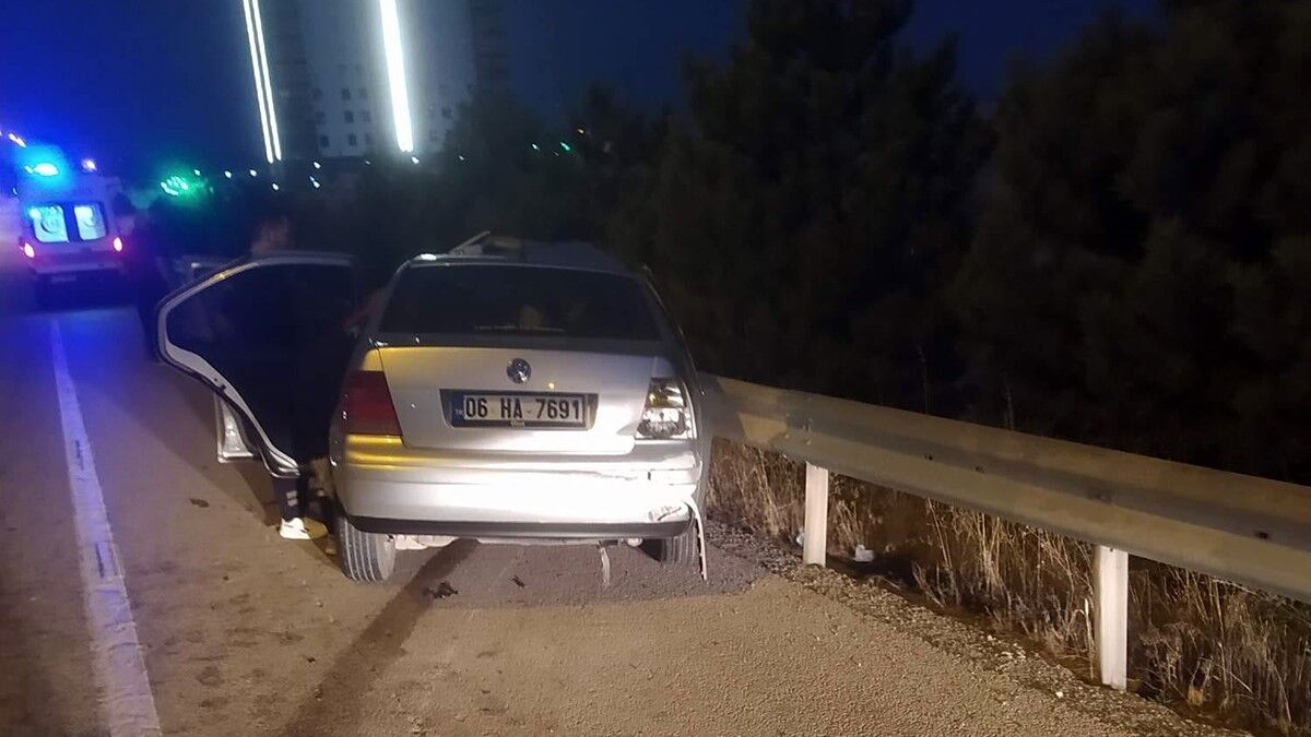 Feci Kaza! Otomobil Sürücüsü Hayatını Kaybetti (2)