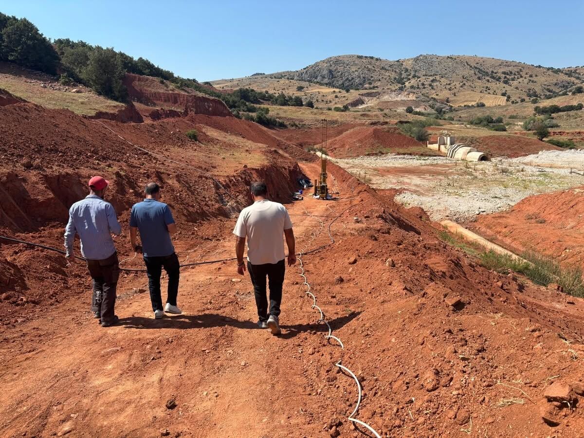Gölette Çalışmalar Sürüyor