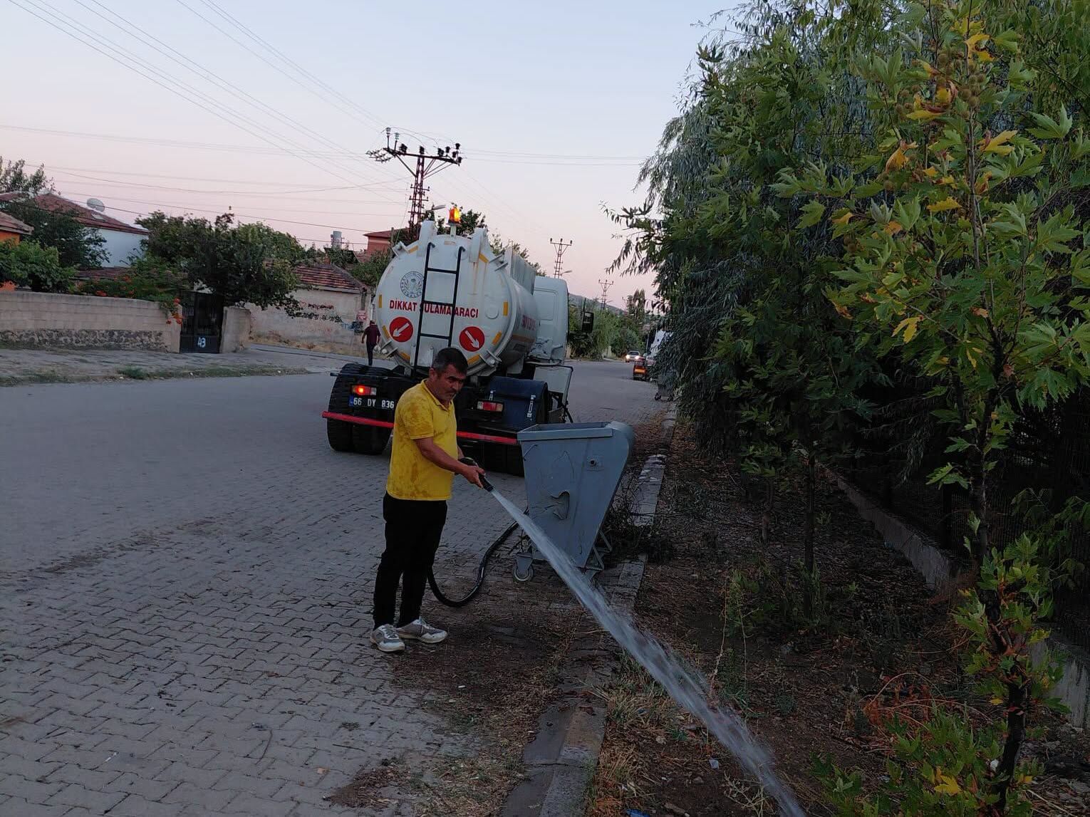 Yeşil Alanlar Düzenli Sulanıyor4