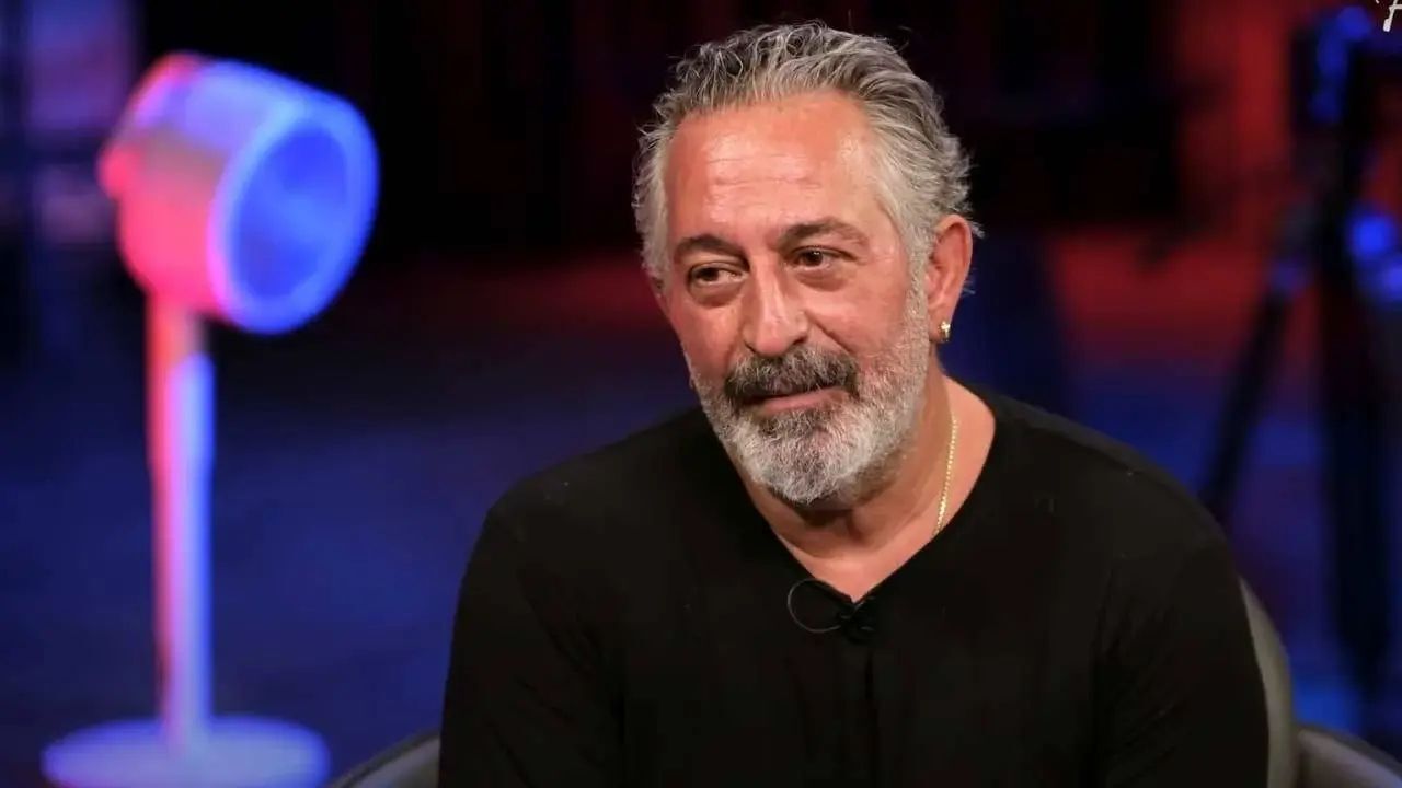 Cem Yılmaz'dan Korkutan Haber Hastaneye Kaldırıldı (1)