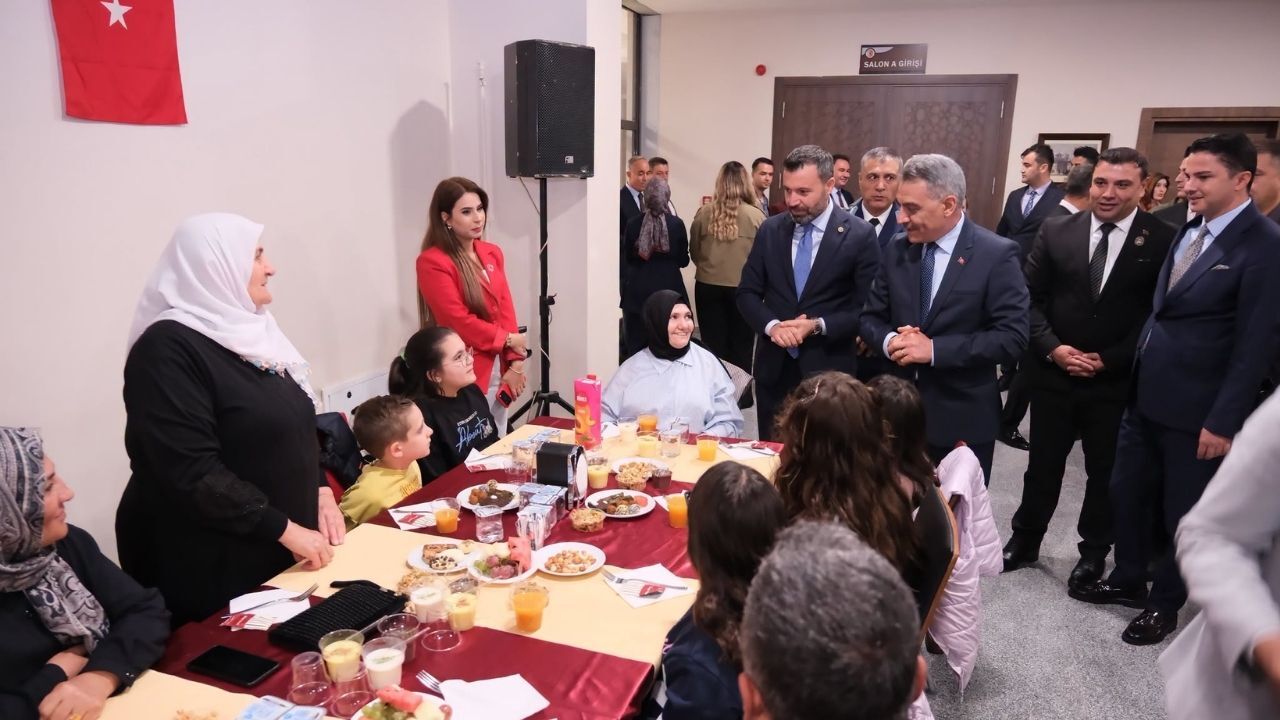 Yozgat'ta Zaferin 104. Yılına Yakışır Resepsiyon Protokol Ve Vatandaş Tek Yürek (2)