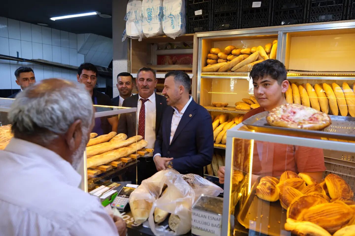 İlçelerde Temaslarını Sürdürdü 1