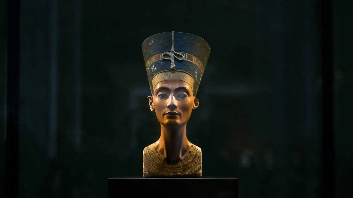 Nefertiti (2)
