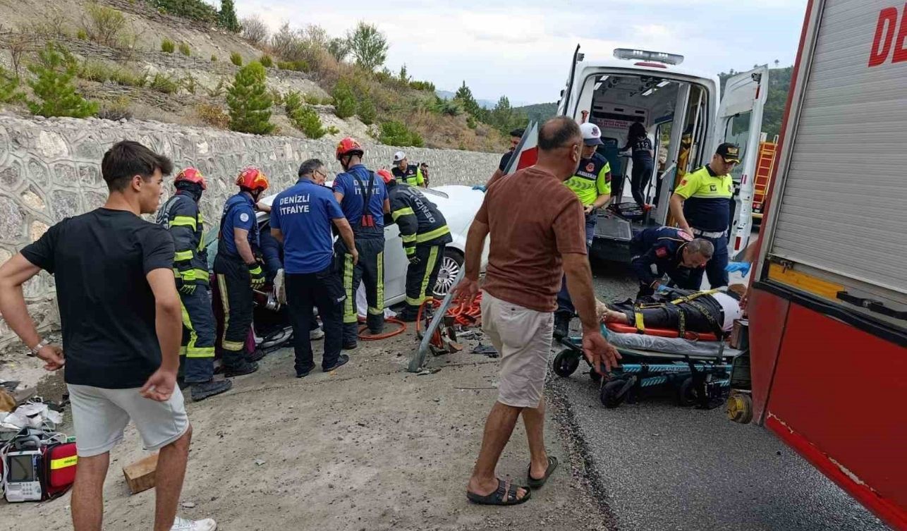 Yürek Yakan Kaza İki Arkadaş Hayatını Kaybetti (2)