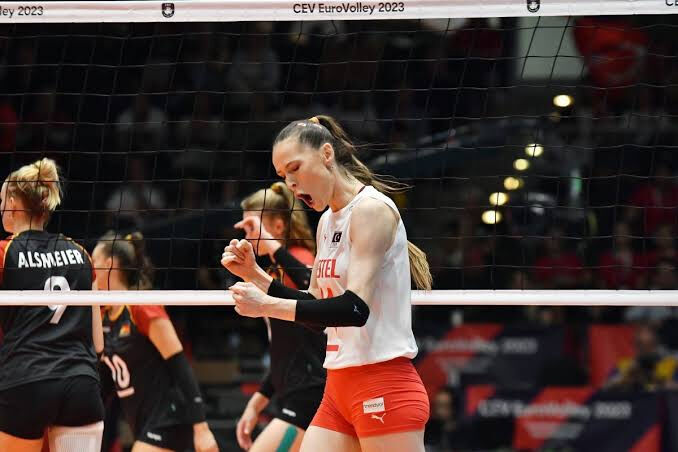 Eda Erdem Kimdir (4)