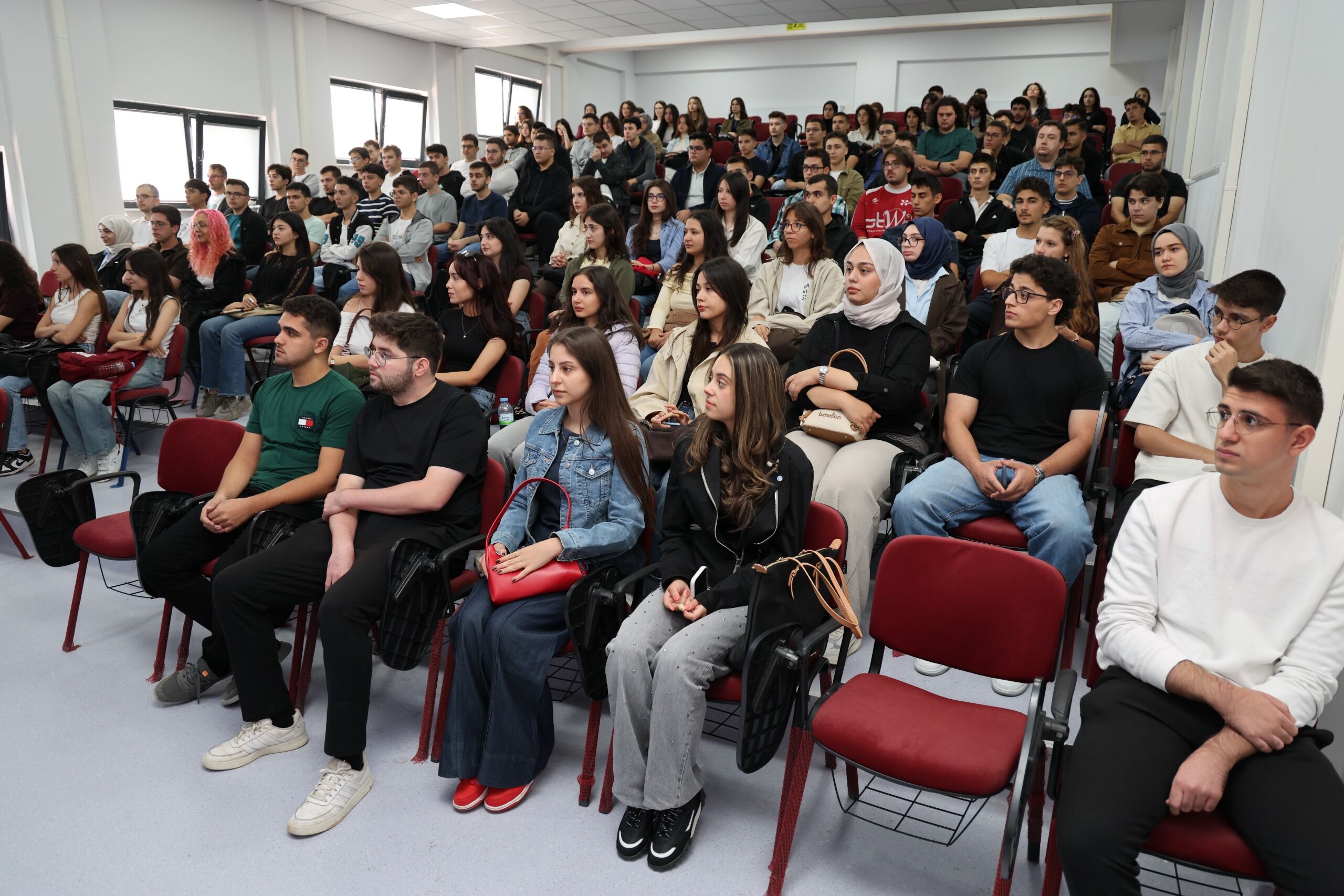 İlk Ders Rektör Yaşar’dan