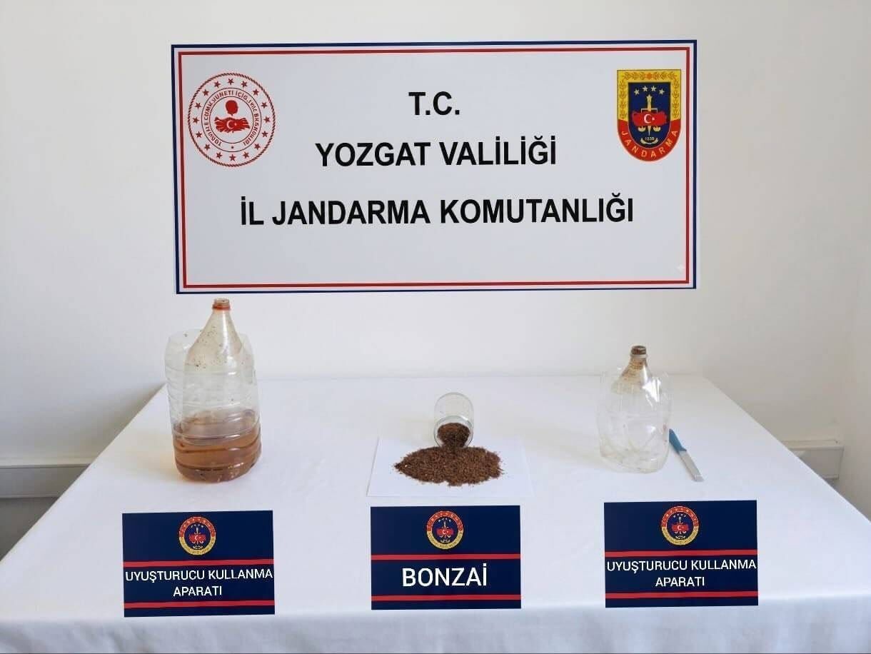 Jandarma Uyuşturucuya Geçit Vermedi 1