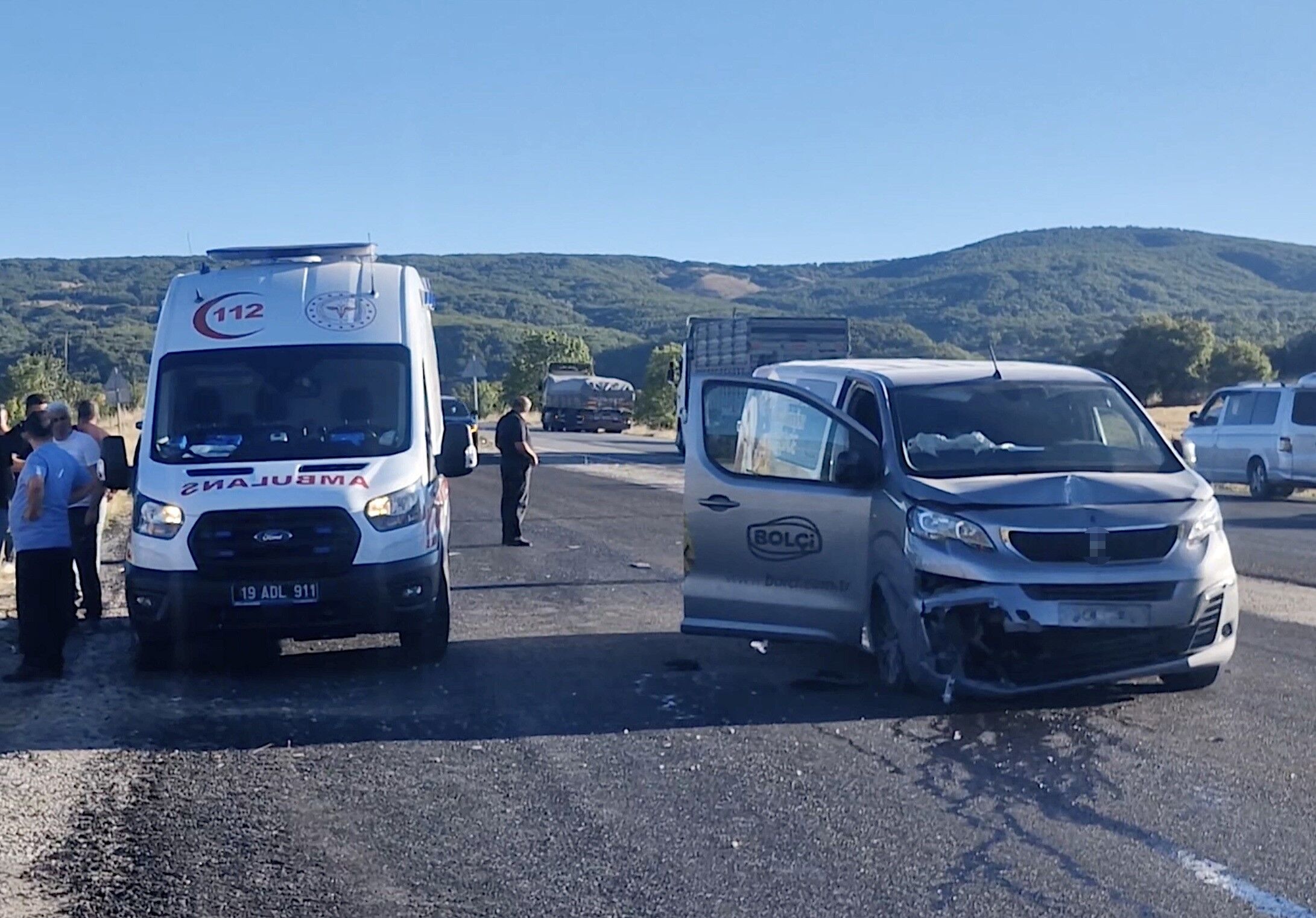 Minibüs Traktöre Arkadan Çarptı! 1 Ölü, 1 Yaralı (2)