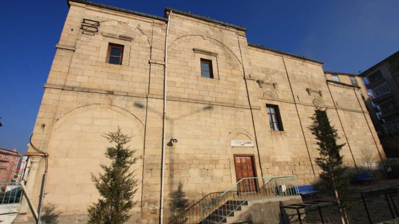 Yozgat’ın Tarihi Mirası Kiliseden Camiye Dönüştürüldü (4)