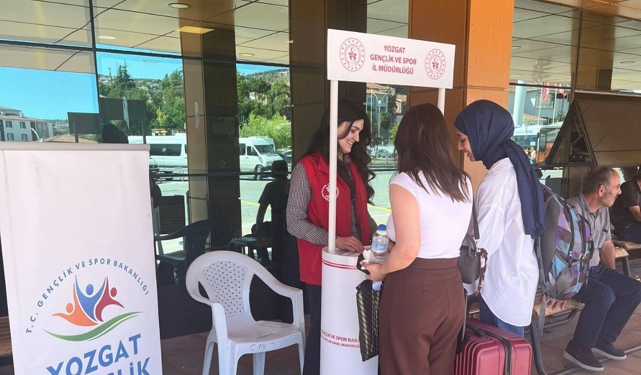 Yozgat’ta Üniversite Öğrencileri Otogarda Karşılanıyor (1)