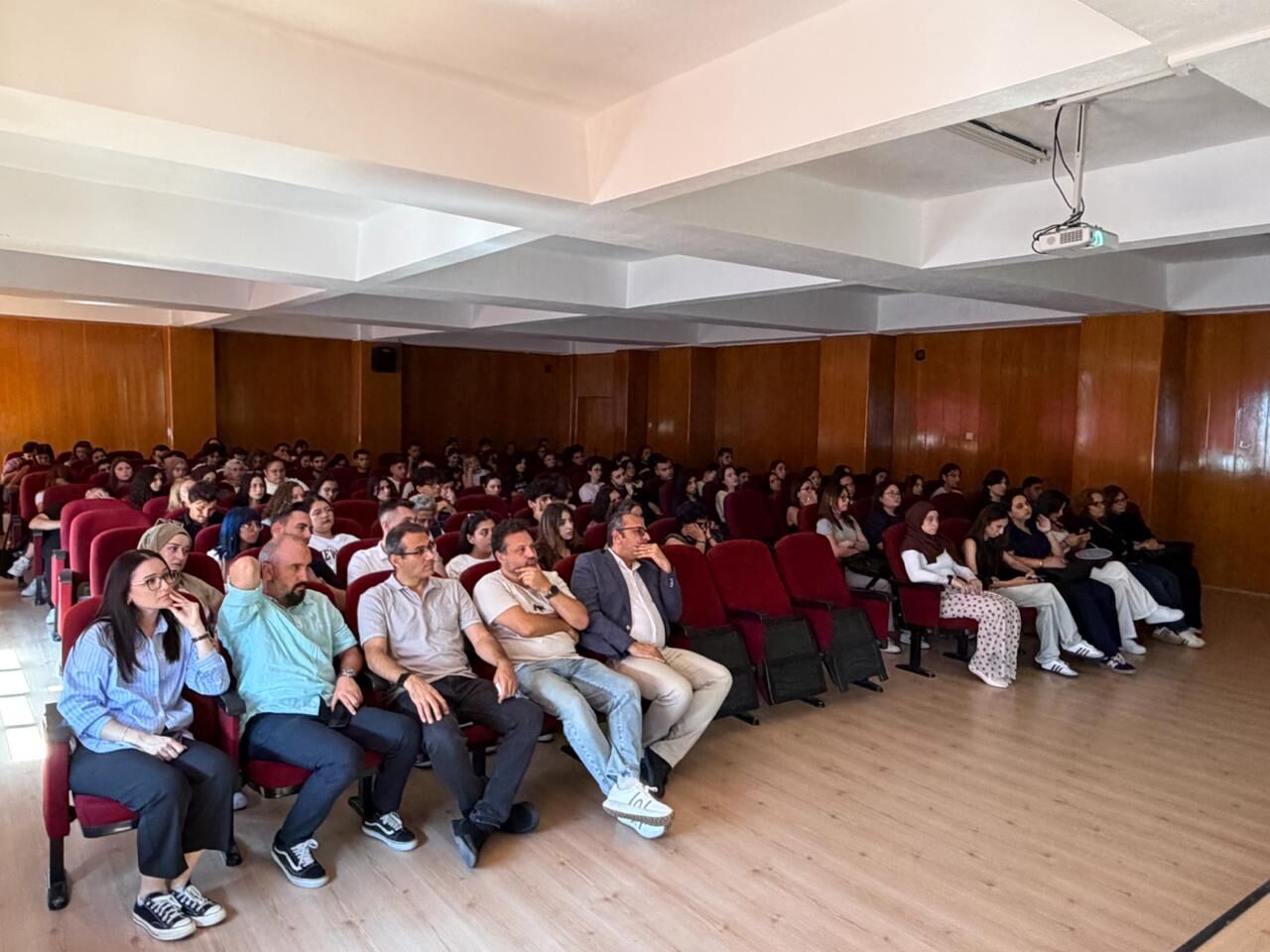 Kayhan, Yobü Kariyer Günleri'nde Sektörün Yeni Iletişimciden Beklentilerini Anlattı (1)