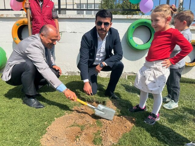 Minik Eller Geleceğe Fidan Bıraktı (2)
