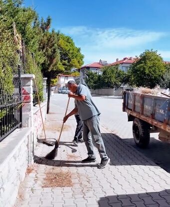 Sorgun’da öğrenci güzergâhlarında temizlik çalışması