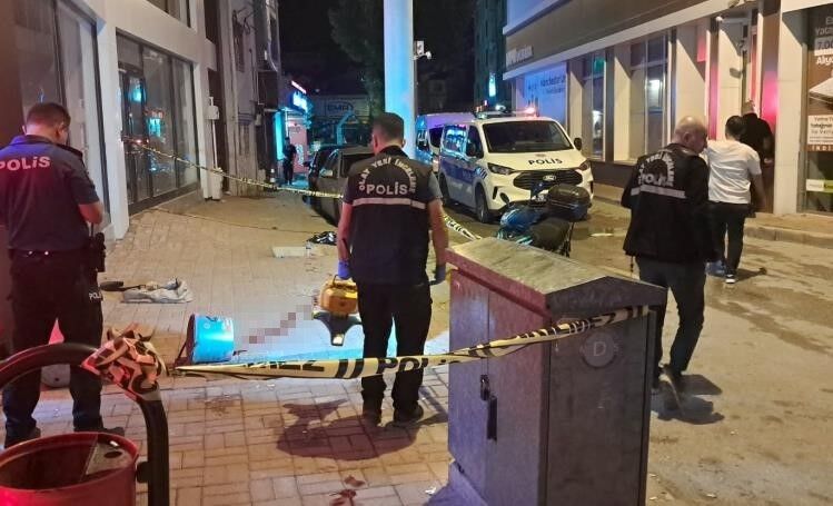 Tartışma Kavgaya Dönüştü! 15 Yaşındaki Çocuk Bıçaklandı (2)