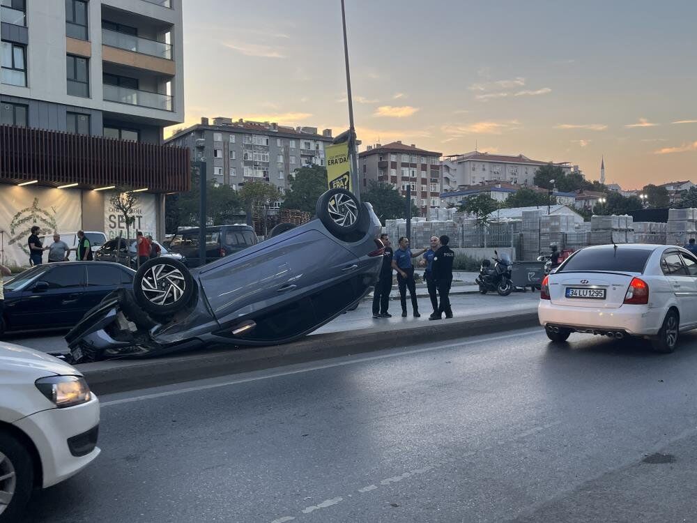 Kaza Yapan Aracın Takla Attığı Anlar Kamerada (1)