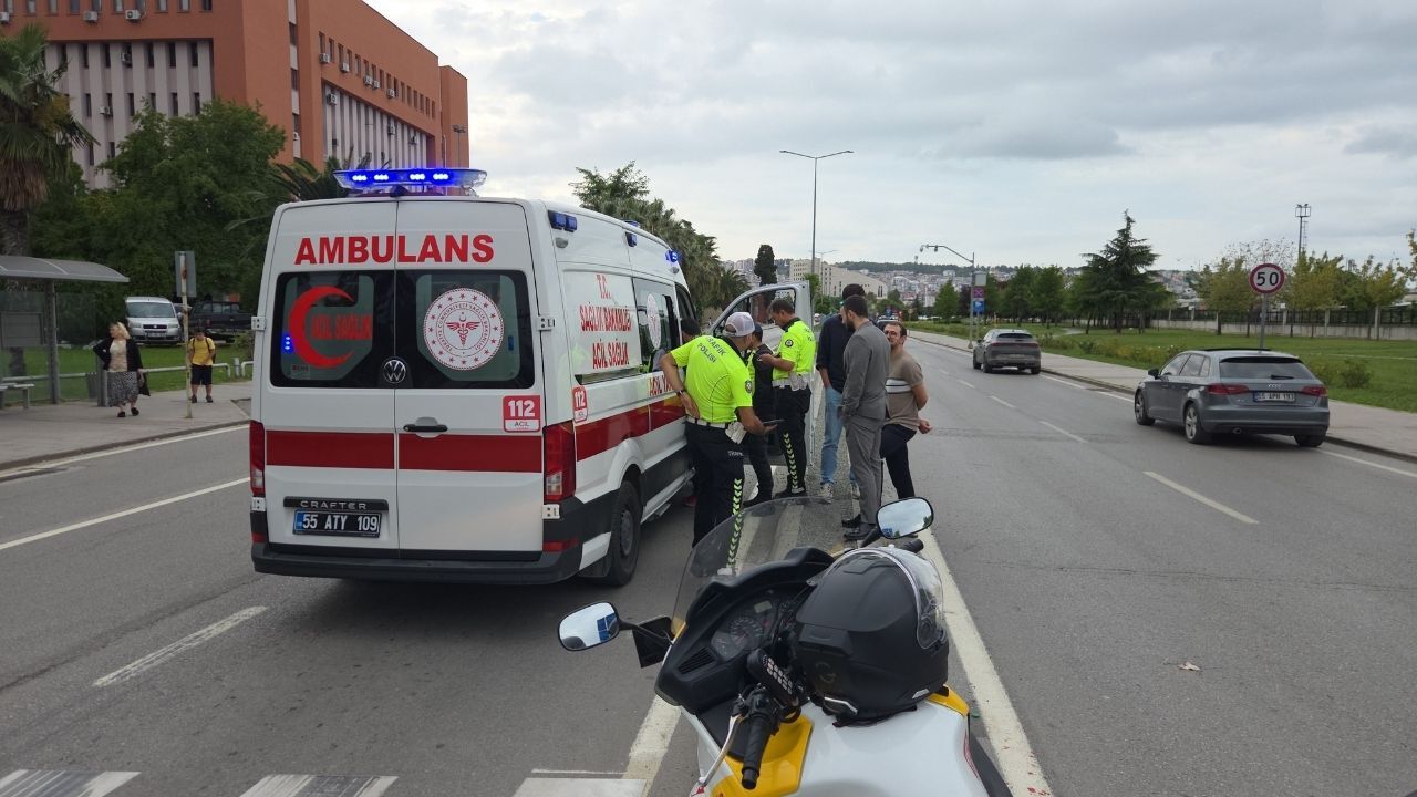Yaya Geçidinde 6 Yaşındaki Çocuğa Motosiklet Çarptı (1)
